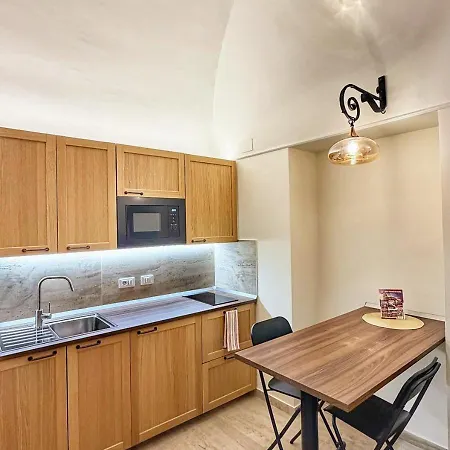 Domus Borgo Pio At Vatican Apartment *