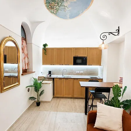 Apartment Domus Borgo Pio At Vatican *